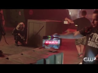 Dctv crisis on earth x crossover behind the scenes #2 flash, arrow, supergirl, dcs legends (hd)