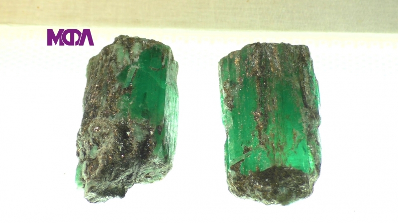 Редкие изумруды близнецы найдены на "мариинском прииске" в п малышева