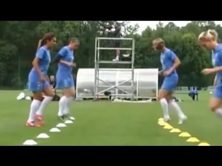 Топ 10 сексуальных девушек футболисток