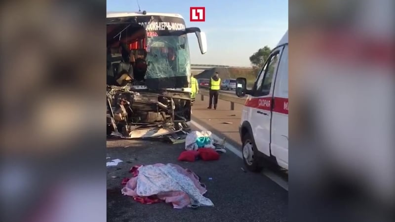 Автобус столкнулся с грузовиком под воронежем