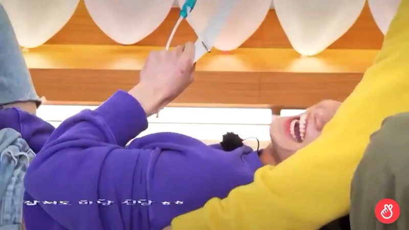 Жестокая альфа и хрупкая омежка