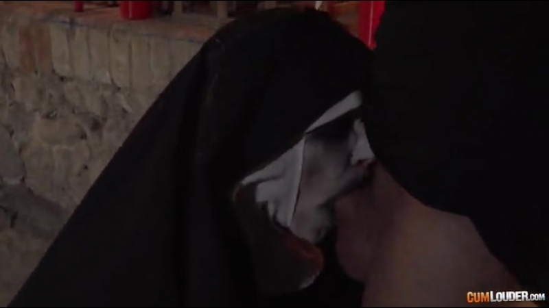 Порно видео Секс монахини в монастыре