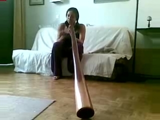 Adele solo didgeridoo