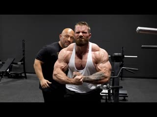 Seth feroce trains chest