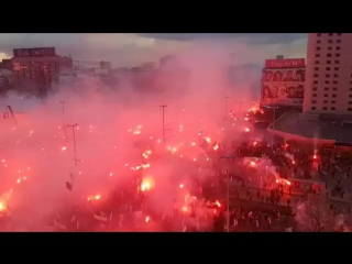 Pologne fête de l'indépendance 11 11 17, des milliers de polonais manifestent, avec fierté, leurs racines, leur identité