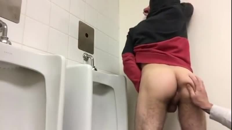 В туалете Гей Порно Видео на Gay Men Ring