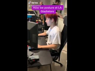 Throw some good posture on em thanks @spaceow @oge ow @paintbrush @birdring for the help