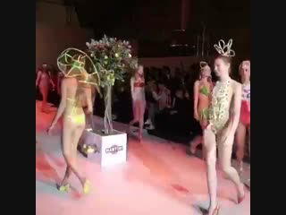 Vulkan models в показе totti swimwear inspired by martini на bfw ss19