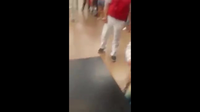 Кража аккумуляторов в магазине