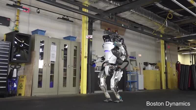 Очередной паркур робота atlas от boston dynamics