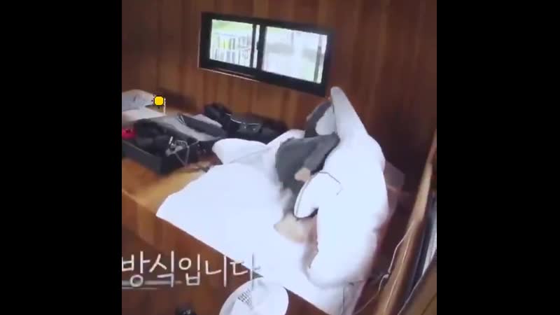 Даблчоны в кроватке