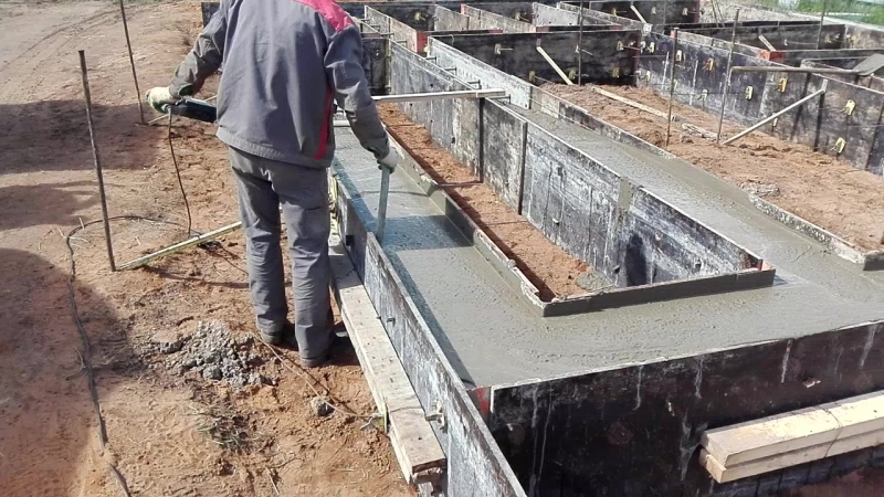 Уплотнение бетона вибратором