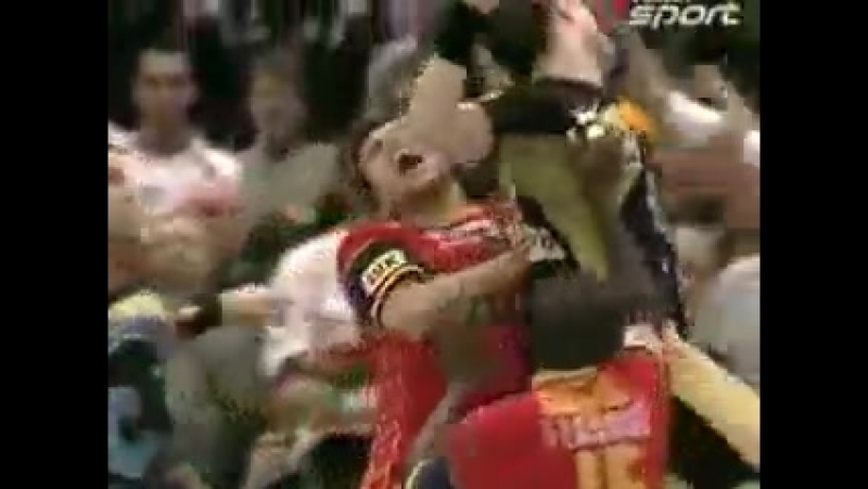 Жесткий гандбол