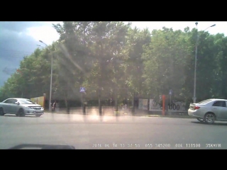 Торопыга на тойоте сбил девушку на переходе в г кемерово 14 06 2016