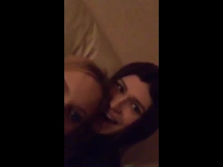 Девчонки бухают и целуются periscope