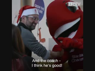 ️ jürgen klopp and his lfc squad visited @alderhey yesterday to help spread festive cheer