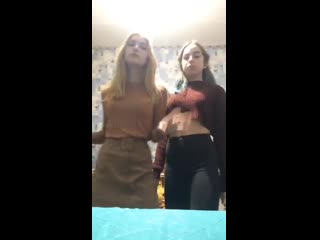 Танцы симпотных молодые (перископ/periscope)