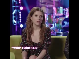 Queen poppy and queen barb or anna kendrick and rachel bloom trolls world tour