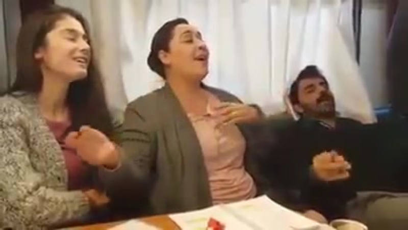 Türk ailədən azərbaycana salam "bu qala daşlı qala"