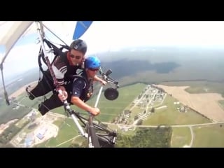 Hilarious hang gliding puke at 2,000 feet
