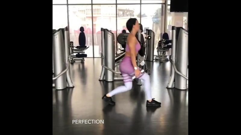 Выпады с гантелями