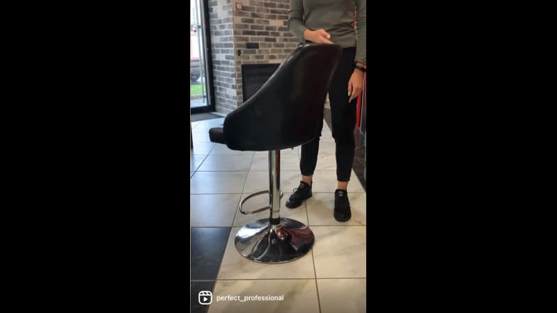 В наличии стулья и кушетки курган