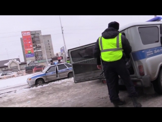 "упакоа" буйных нарушителей порядка в уазик