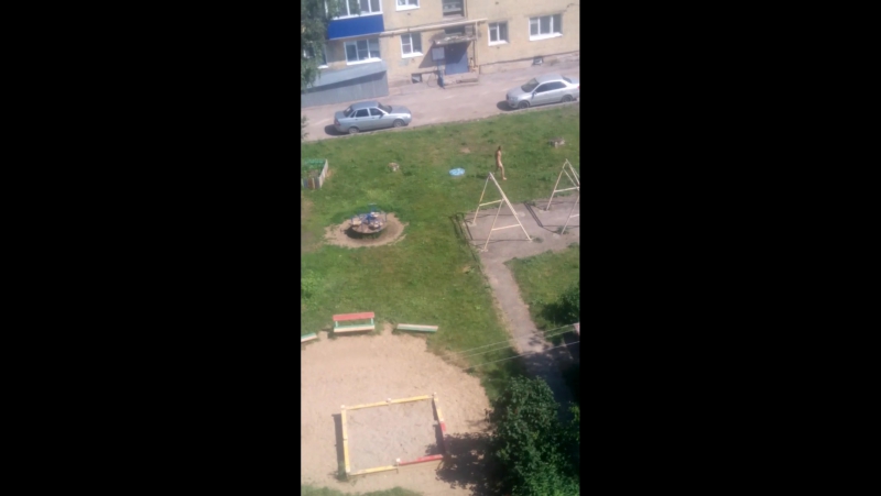 Нудист porn video – Дворовой нудист