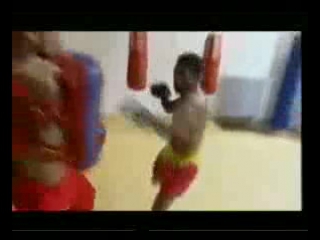 Chakuriki pokaz udarov tai box