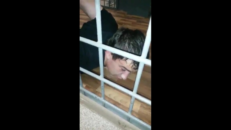 Копы заставили сказать на камеру я люблю московский омон