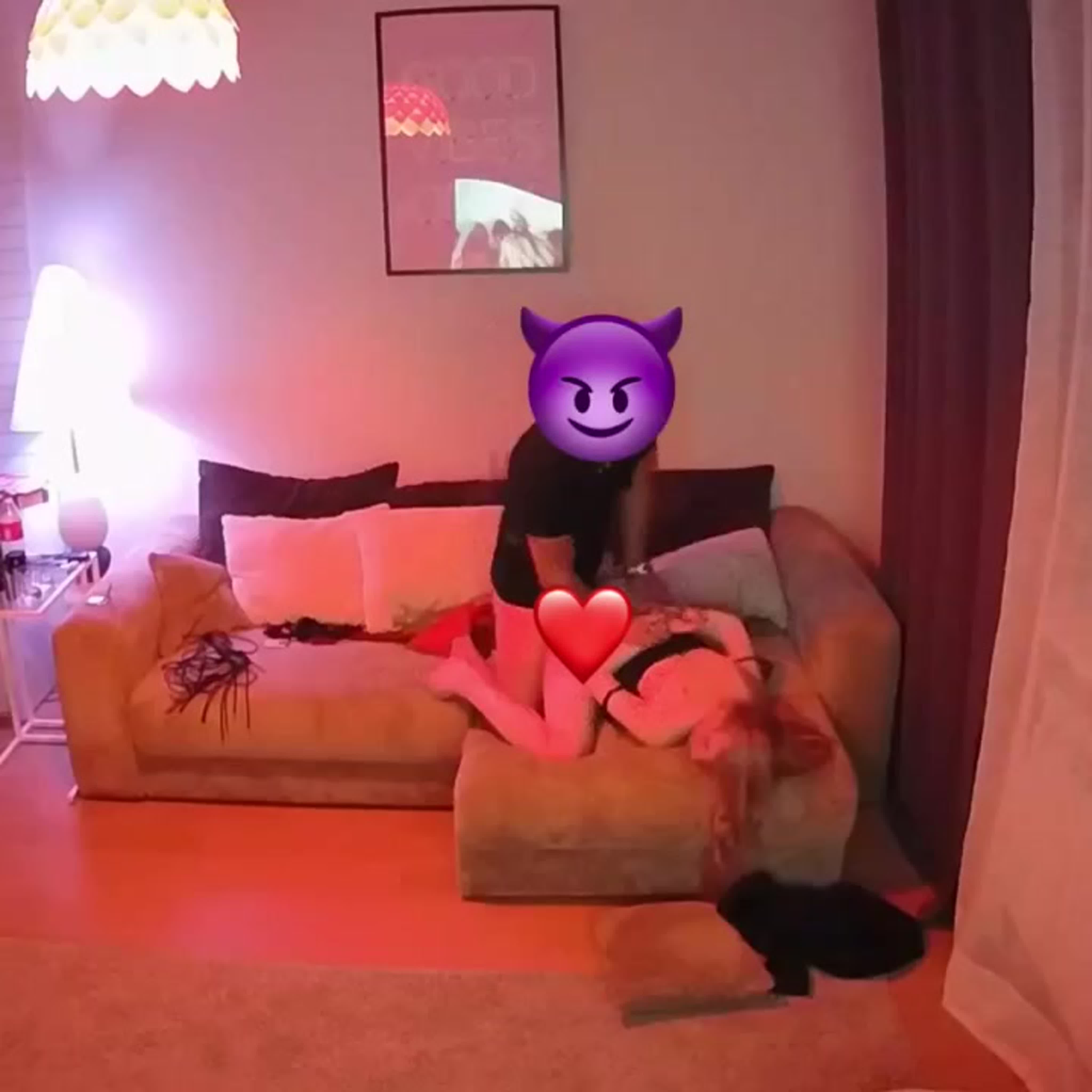 Мелстрой с голой девушкой на вечеринке