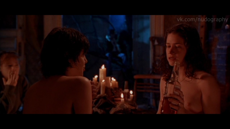 Хеди барресс (hedy burress) голая в фильме "ложный огонь" (foxfire, 1996, аннетт хейвуд картер)