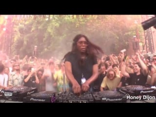 Honey dijon at sugar mountain