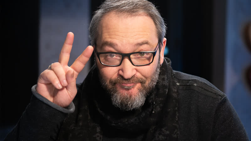 Разбор нарядов «круэллы» и «холстона», самый кассовый док про байкал, последний альбом «колибри»