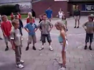 Урок физкультуры в голландской школе