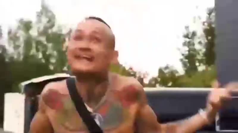 Ебанутая обезьяна наслушалась фонка и несет хуйню ртом тупой уебок блять ебало коробка пиздец офник забив мама не жди я уехал в