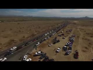 Letecké snímky trump rally v arizoně, kde biden údajně vyhrál