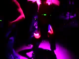 Санёк танцует