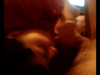 Блядь отлично сосет сбоку надрачивая,но не любит съемку со [720p]