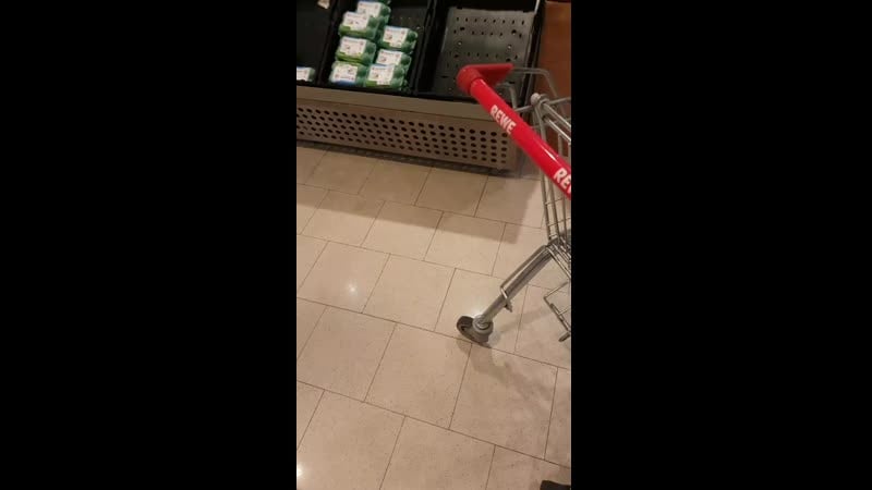 So geht echter widerstand, sollte viral geteilt werden! so jemand müsste in jedem supermarkt auftauchen ❤️👌👍