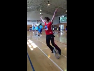 Maya sugo (japan) unicycle freestyle pirouettes (2016)