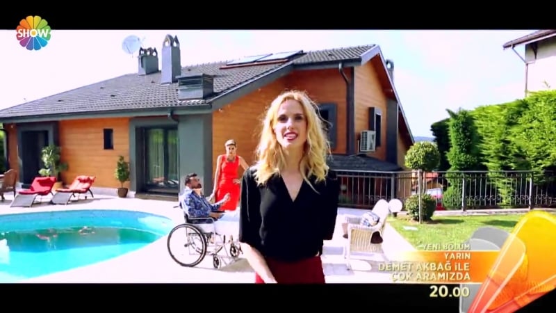 Demet akbağ ile çok aramızda yarın akşam show tv'de!