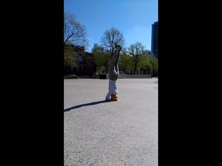 Headstand from prasaritapadottanasana