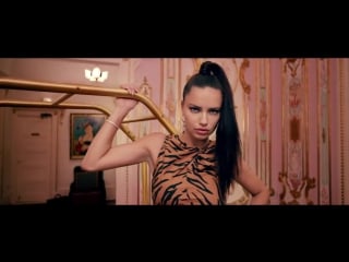 Adriana lima dance vogue hotel swerve