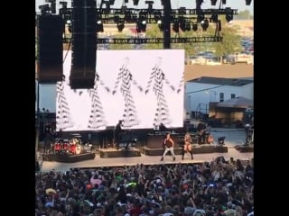 Fergie fergalicious (live @ north dakota state fair)