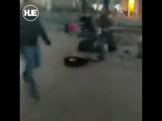 В питере мажор разбросал деньги по невскому