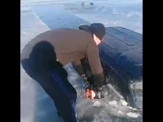 Купает ласточку свою mp4