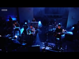 Noel gallagher live at bbc radio2