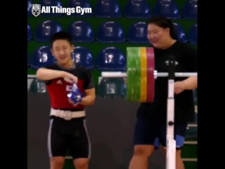 17 year old seunghwan kim @s hwan 99 (56kg, korea 🇰🇷) squatting 170kg (after realizing he did the attempt before 🙃)