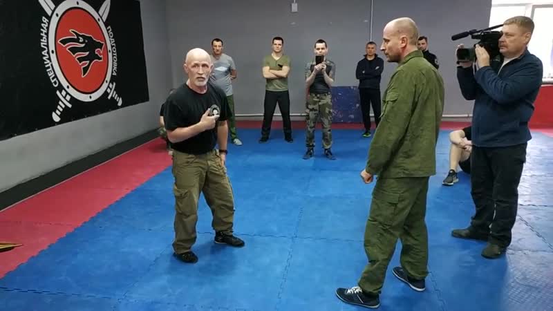 Самооборона от удара ножом в молодые угроза ножом у горла